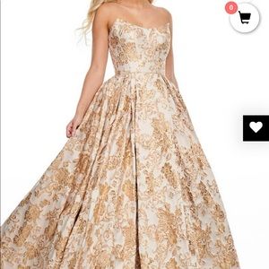 Gorgeous Rachel Allan prom dress